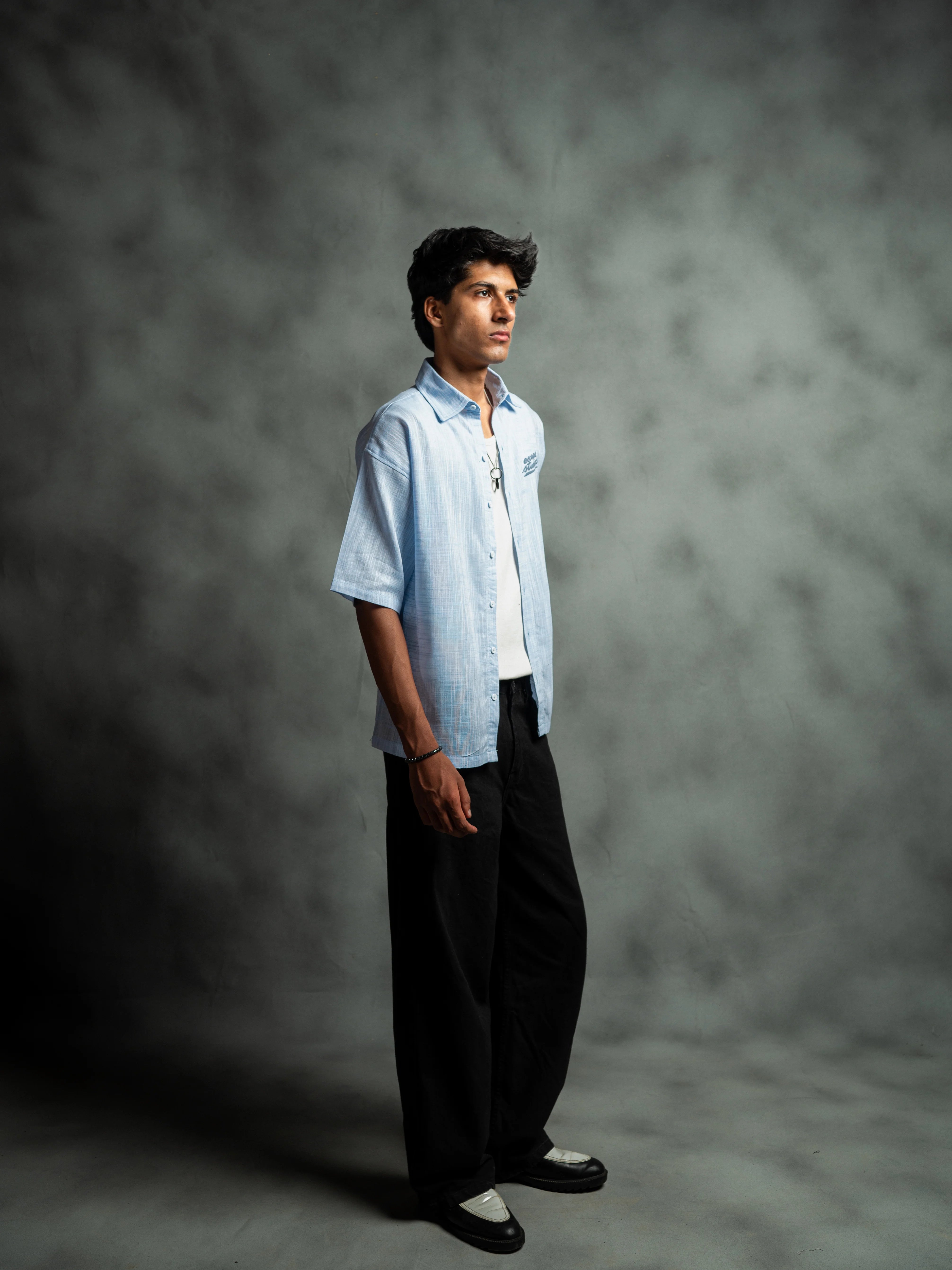 STUDIO BUTTON DOWN