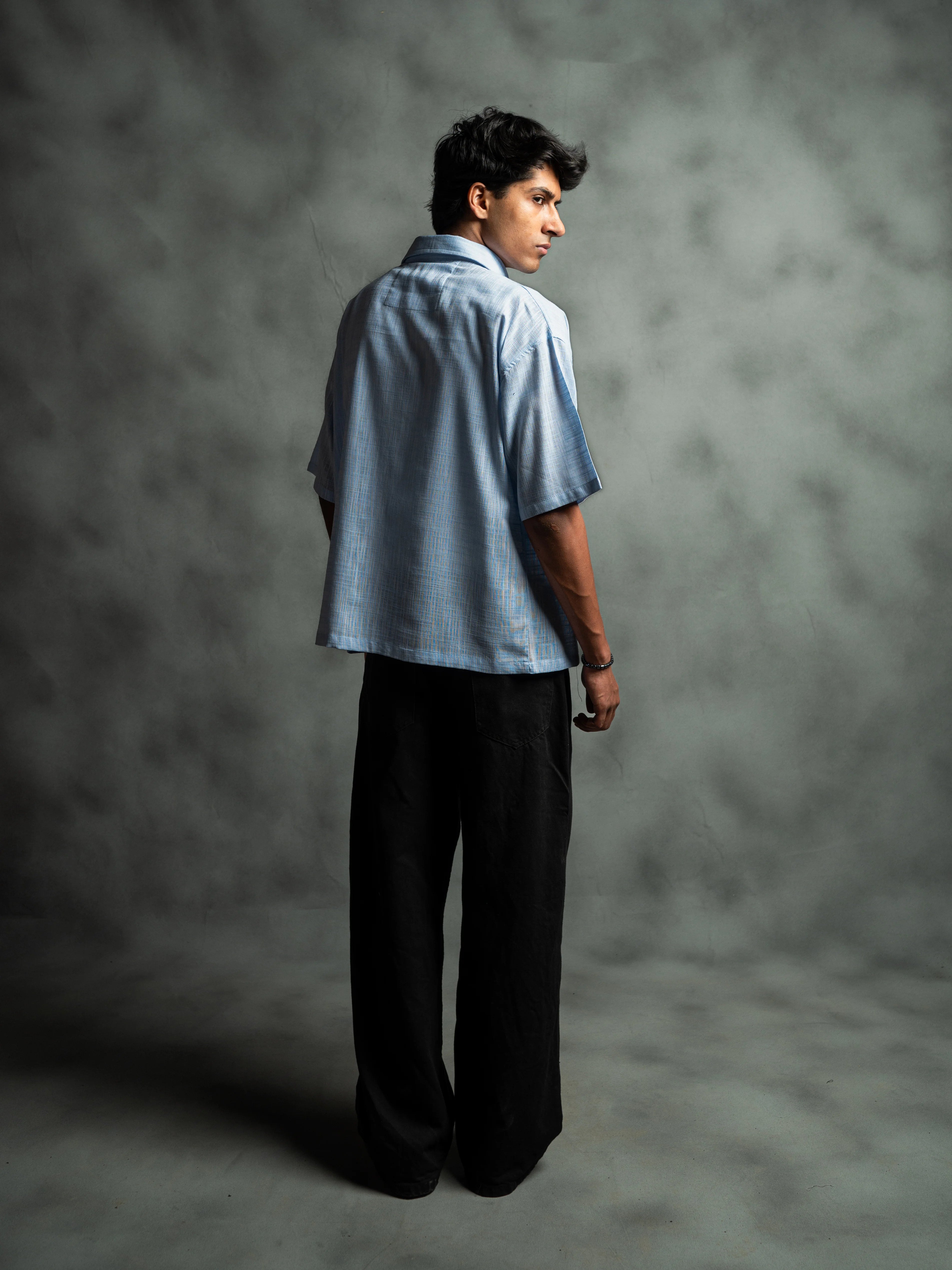 STUDIO BUTTON DOWN