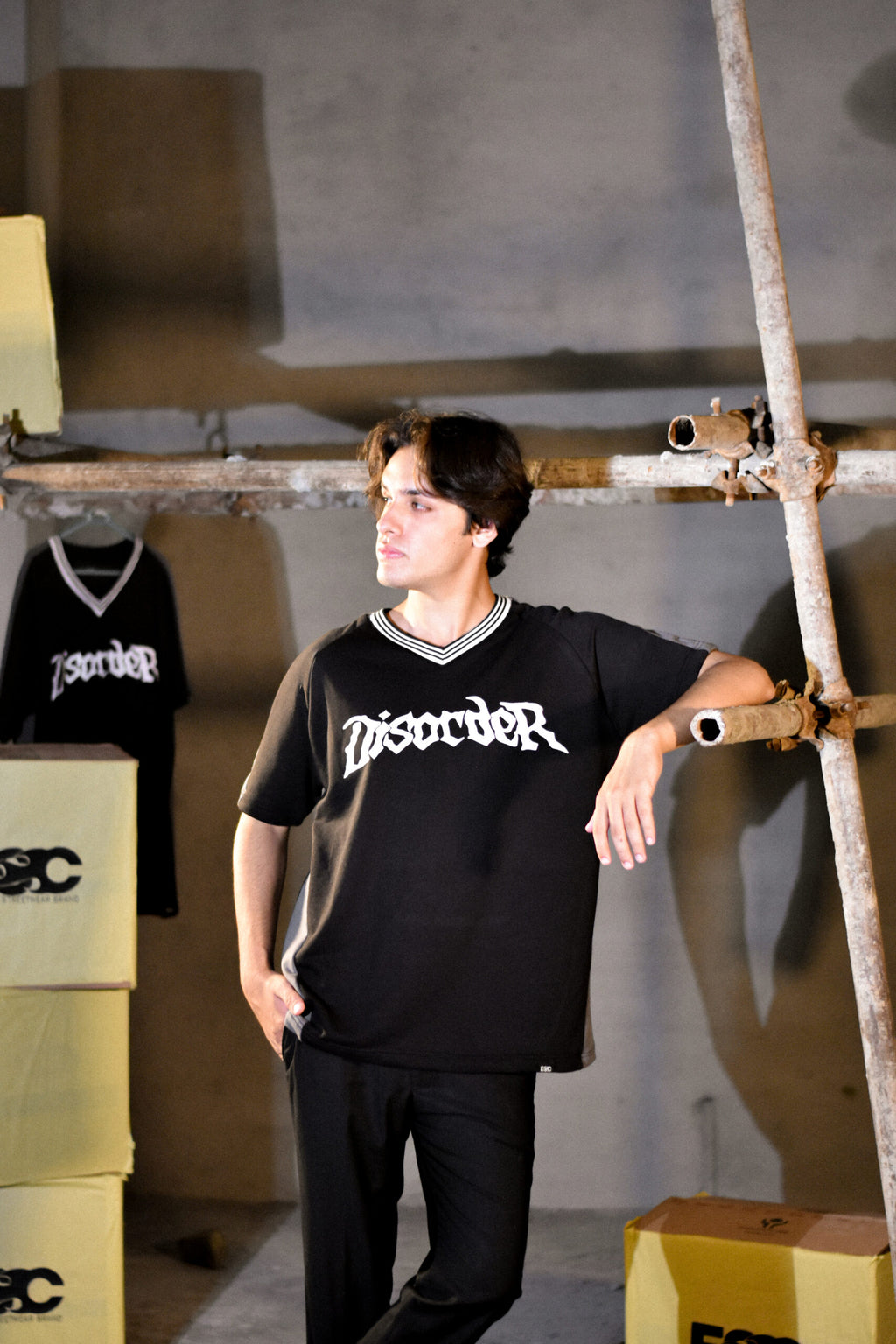 DISORDER-OVERSIZED TEE SHIRT