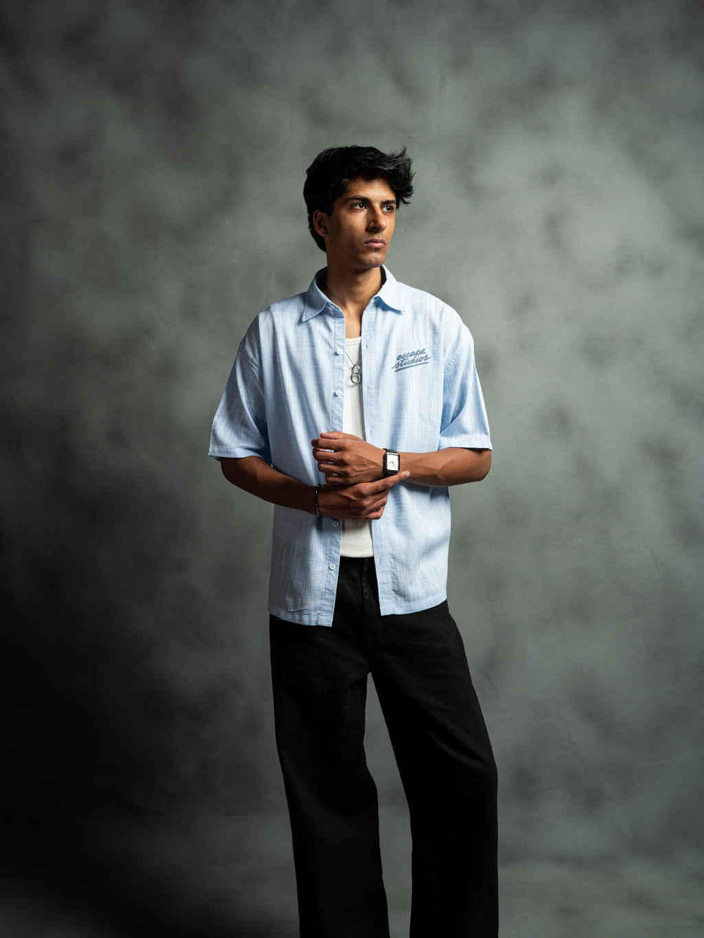STUDIO BUTTON DOWN