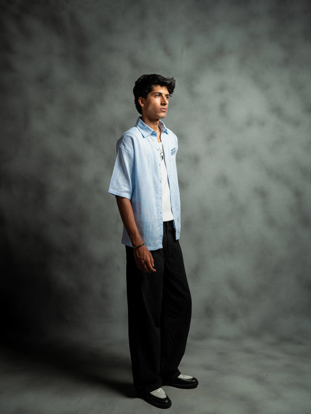 STUDIO BUTTON DOWN