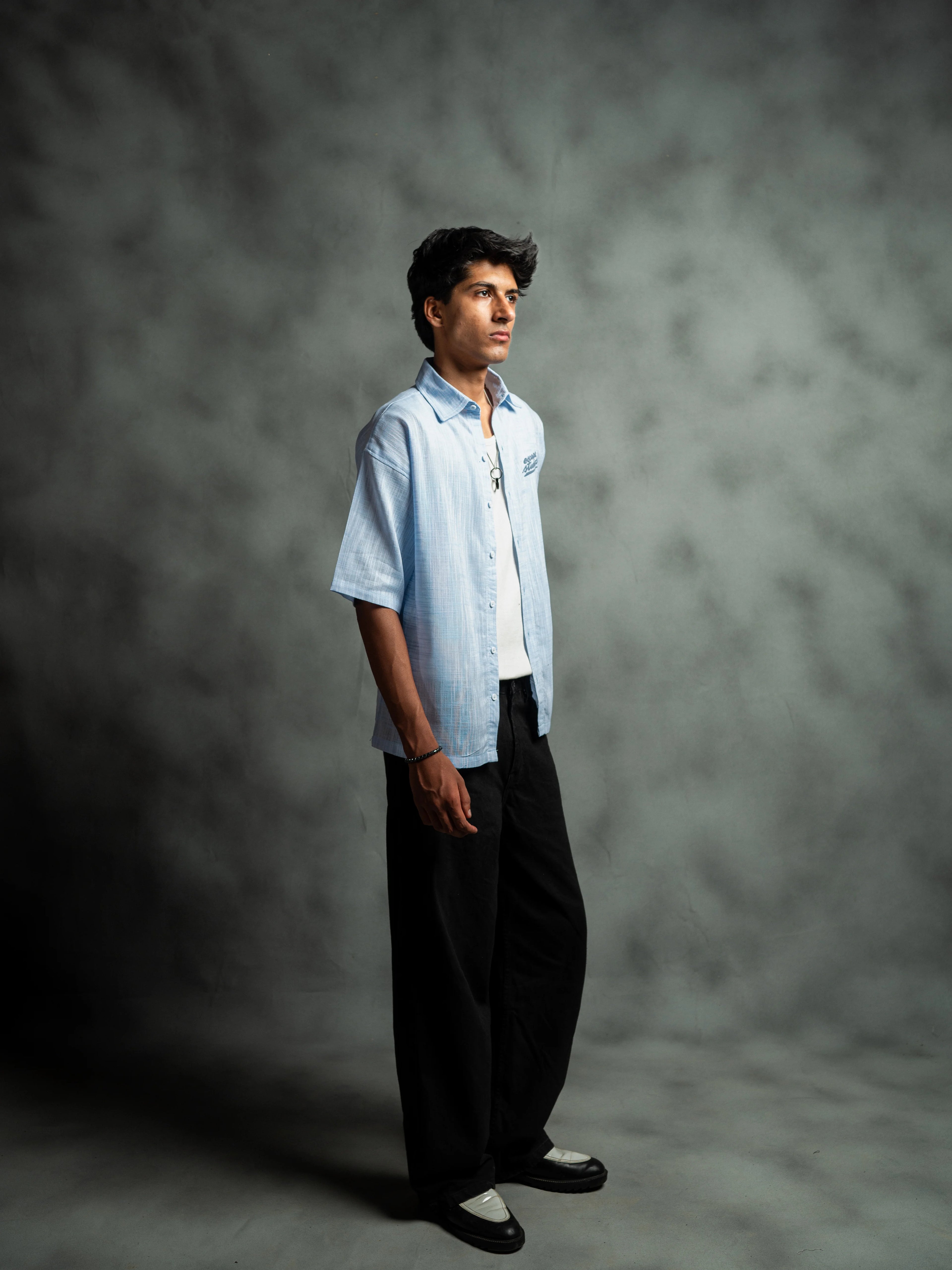 STUDIO BUTTON DOWN